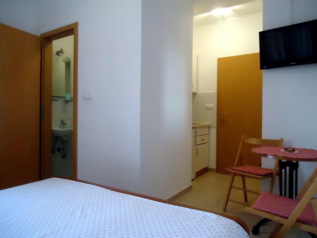Apartments Mandic Tučepi Værelse billede