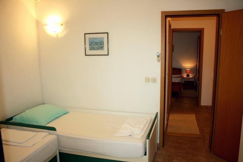 Apartments Mandic Tučepi Værelse billede